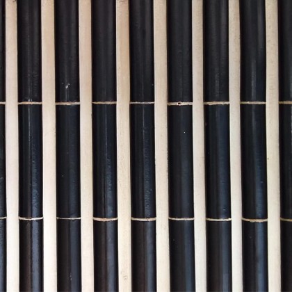 Pyörösauvatiilellä verhoiltua seinäpintaa.
Copyright on Sarc Oy / arkkitehti Erkki Ölander.