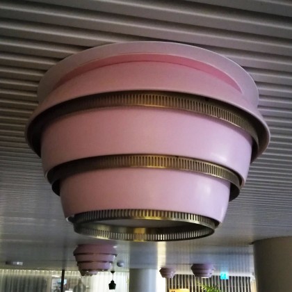 Marmoripihan valaisin, ”Mehiläspesä”
Copyright Terho Kylli / Juhola Oy